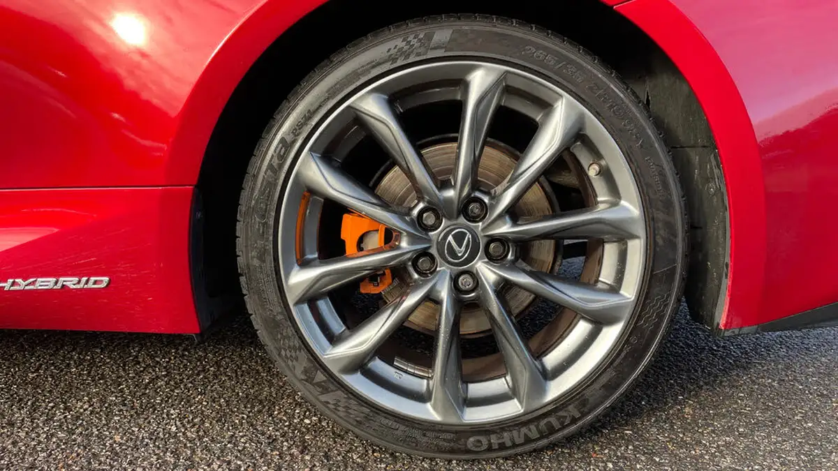 2019-lexus-rc-300h-25-f-sport-223bhp-big-17