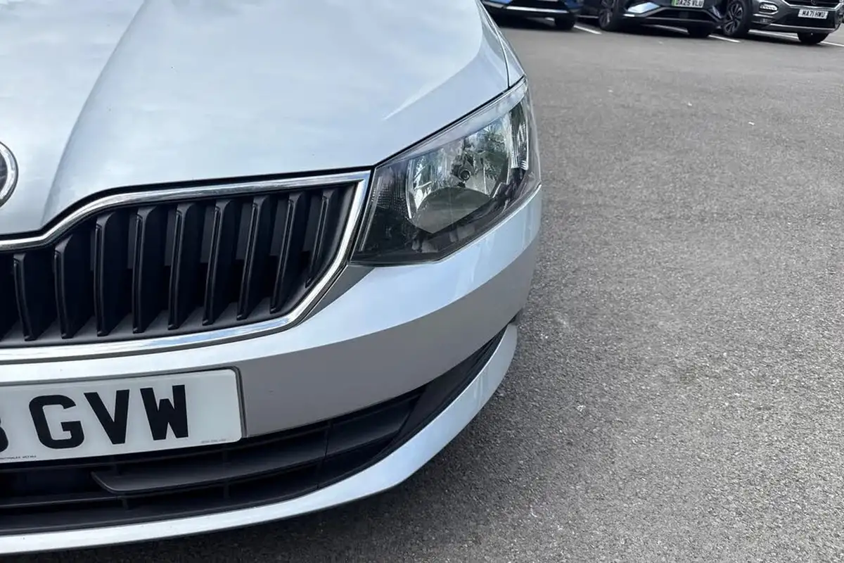 2018-skoda-fabia-10-tsi-se-95ps-ss-hatchback-big-8