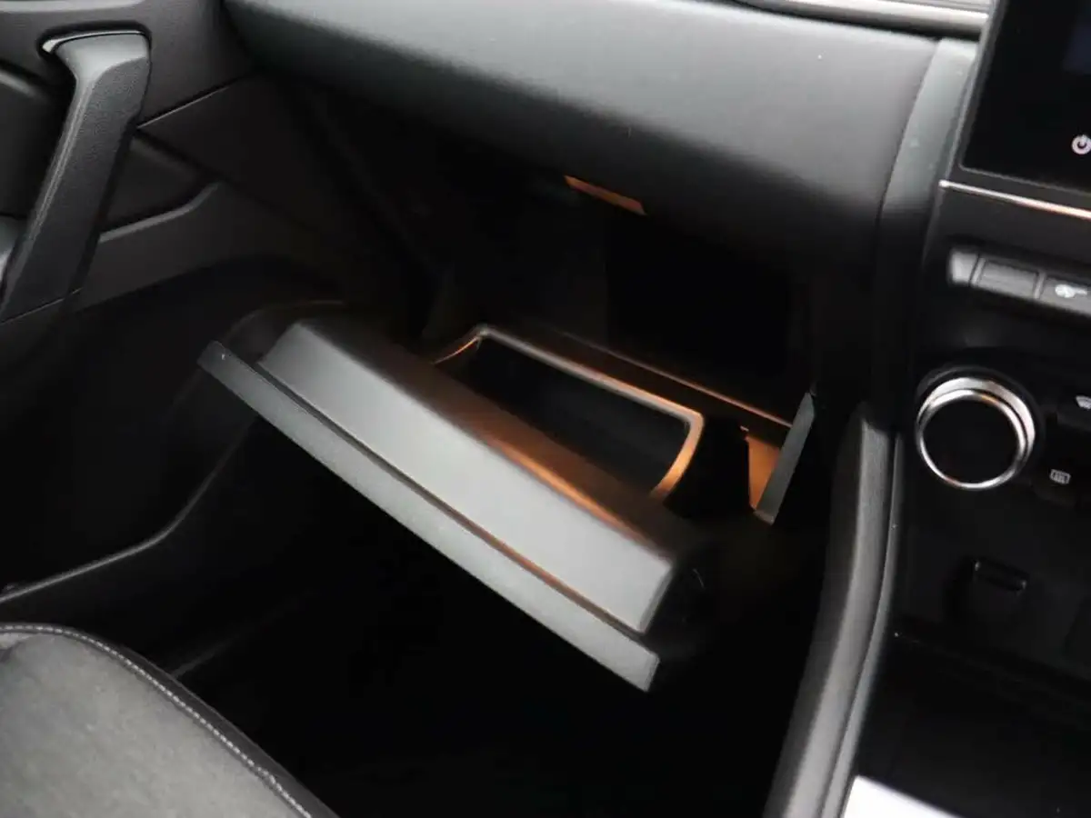 2022-renault-captur-13-tce-iconic-edition-big-47