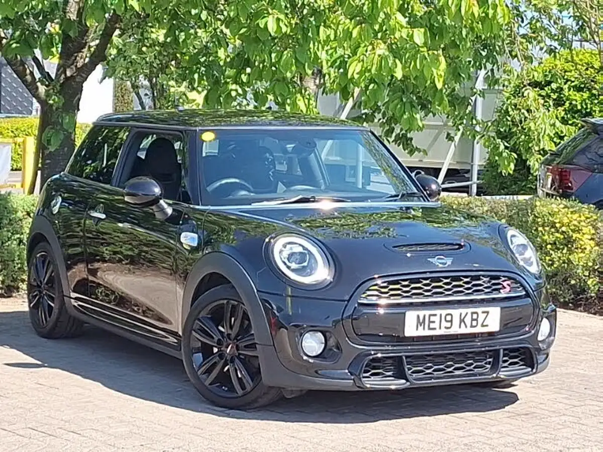 2019-mini-cooper-20-cooper-s-sport-189bhp-hatchback-3d-auto-big-0