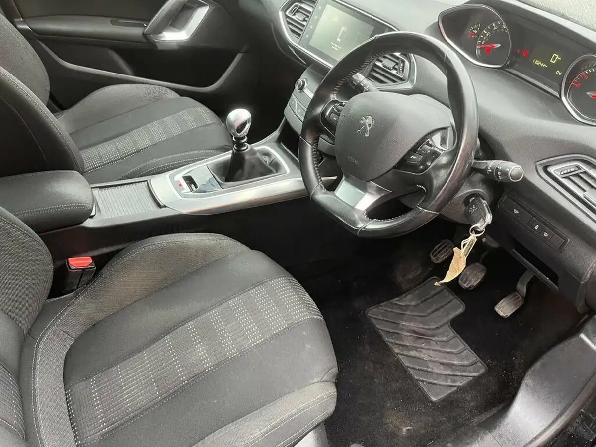 2015-peugeot-308-16-bluehdi-allure-16-bluehdi-big-3