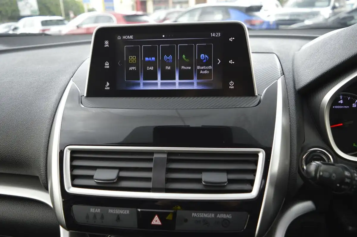 2018-mitsubishi-eclipse-cross-15-4-auto-big-17
