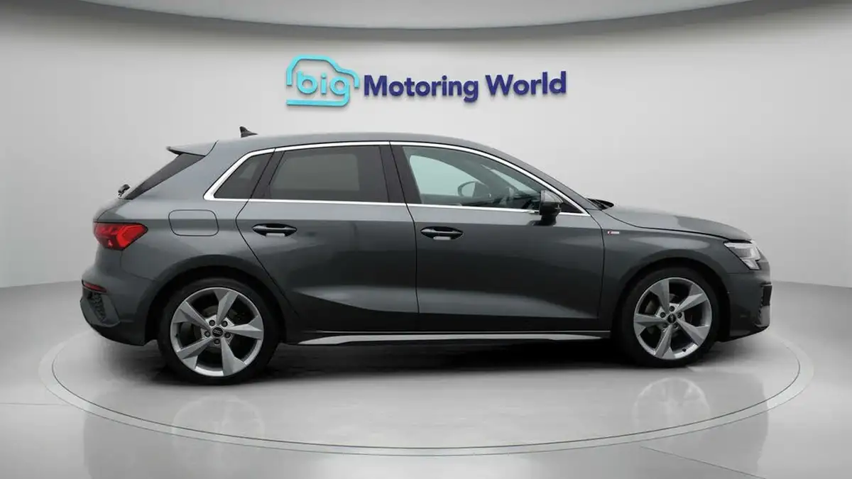 2022-audi-a3-15-35-tfsi-s-line-sportback-5d-big-8