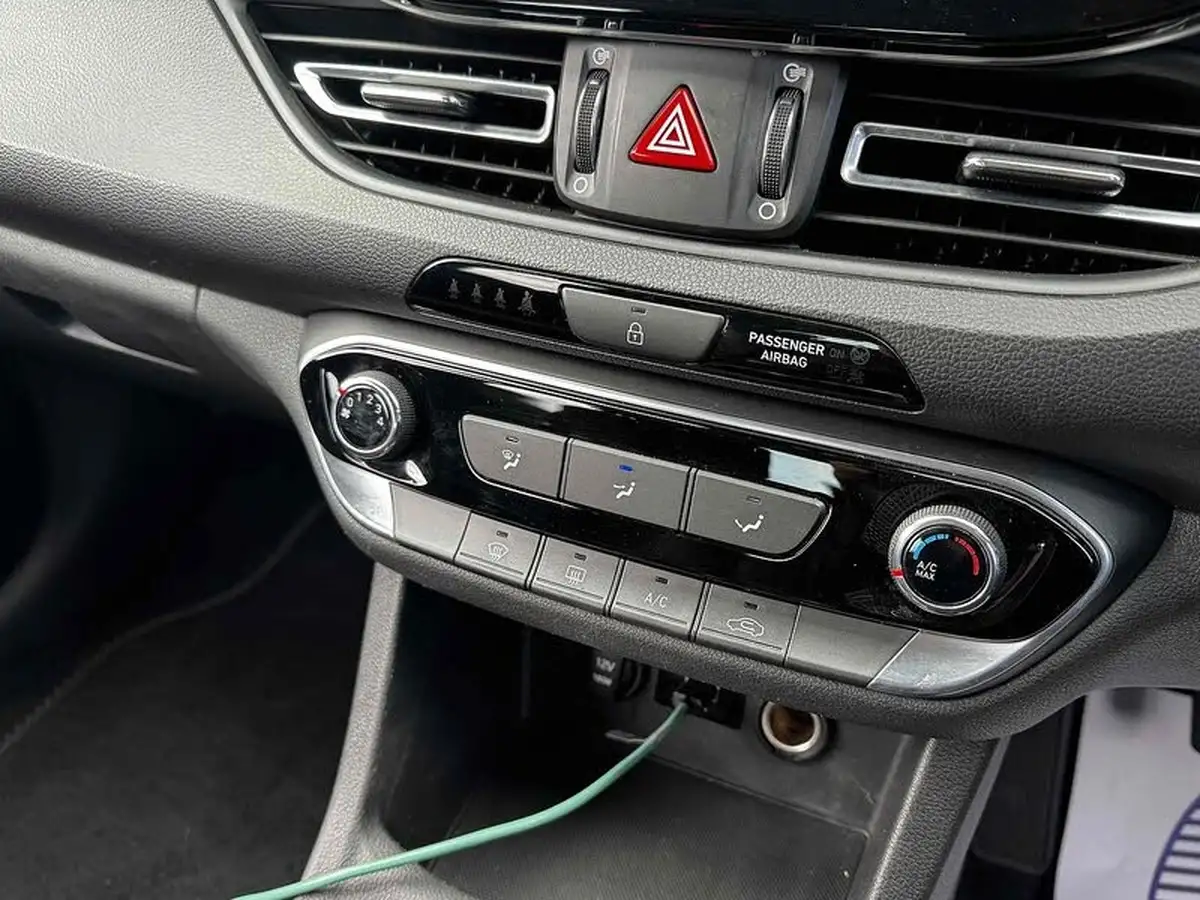 2022-hyundai-i30-10-t-gdi-se-connect-hatchback-big-32