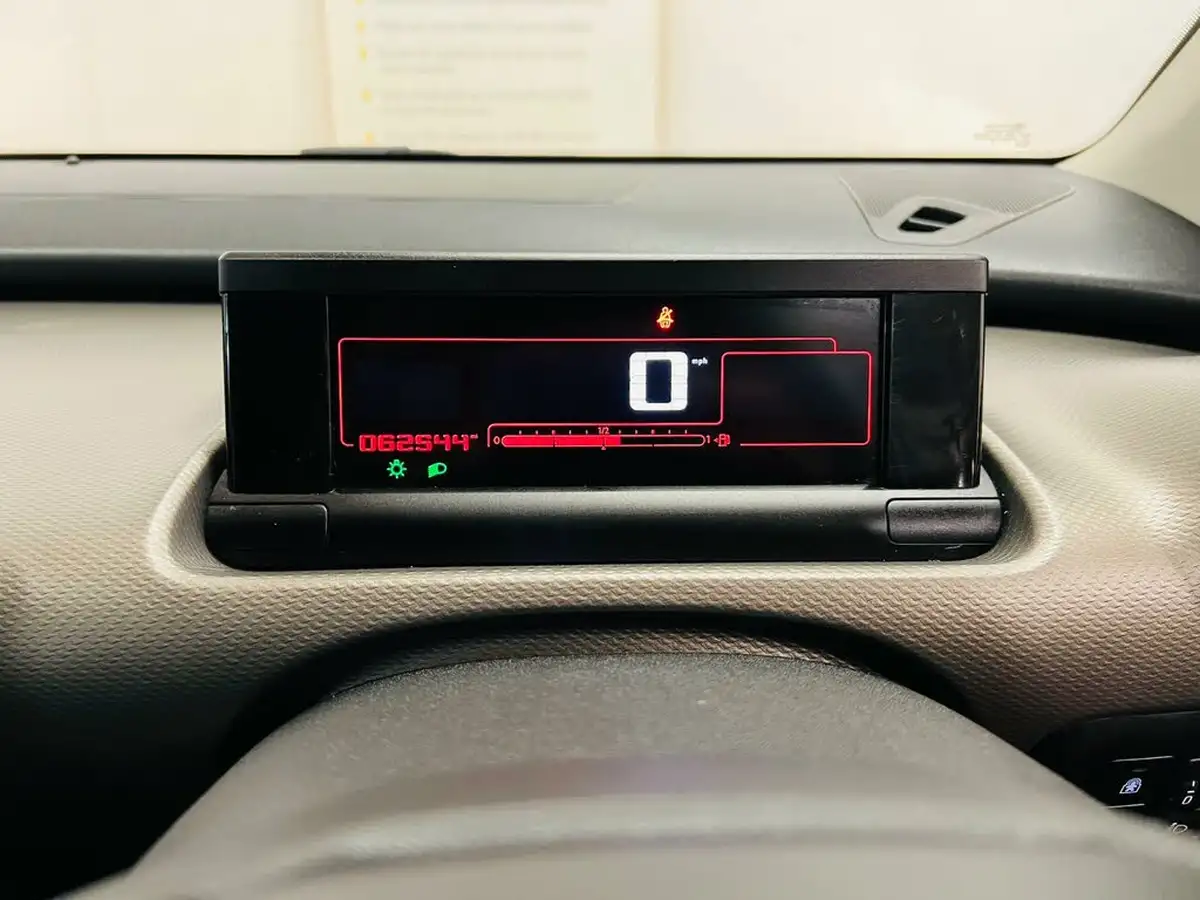 2015-citroen-c4-cactus-12-flair-110ps-ss-big-23