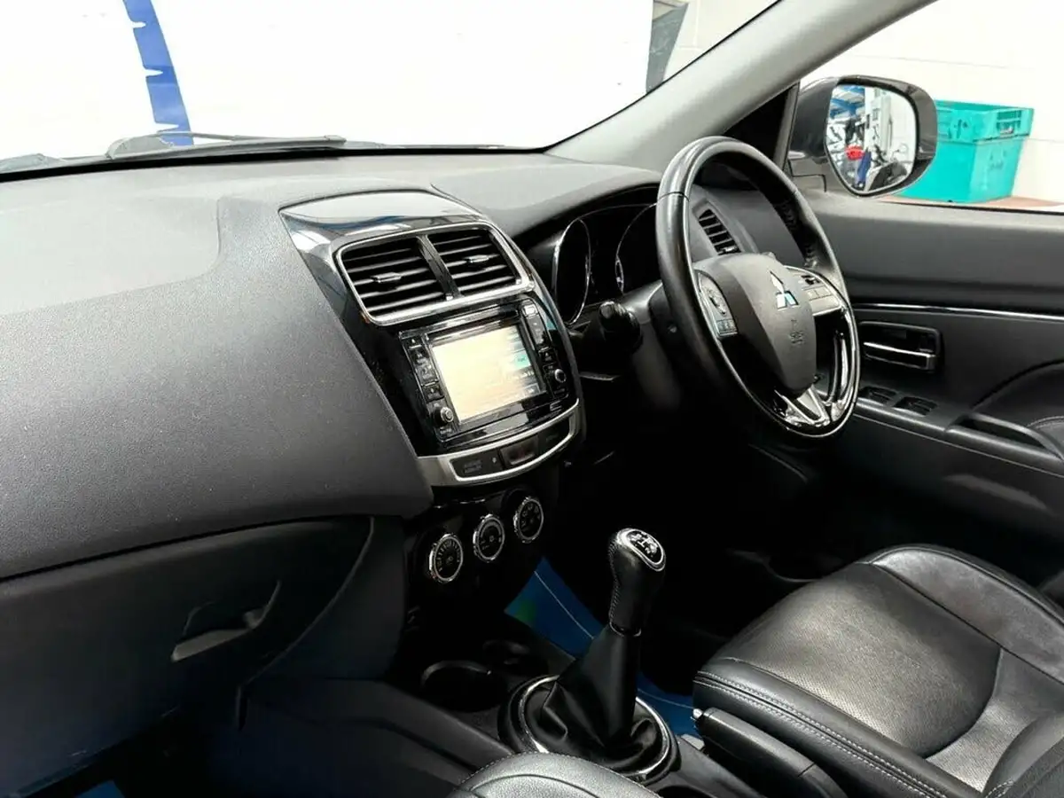 2017-mitsubishi-asx-16-3-big-3