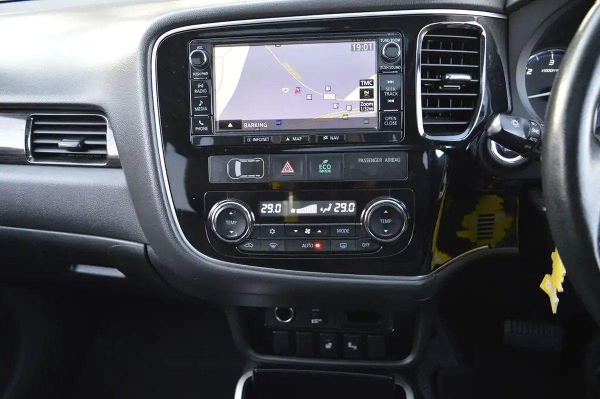 2017-mitsubishi-outlander-22di-d-4-auto-big-18