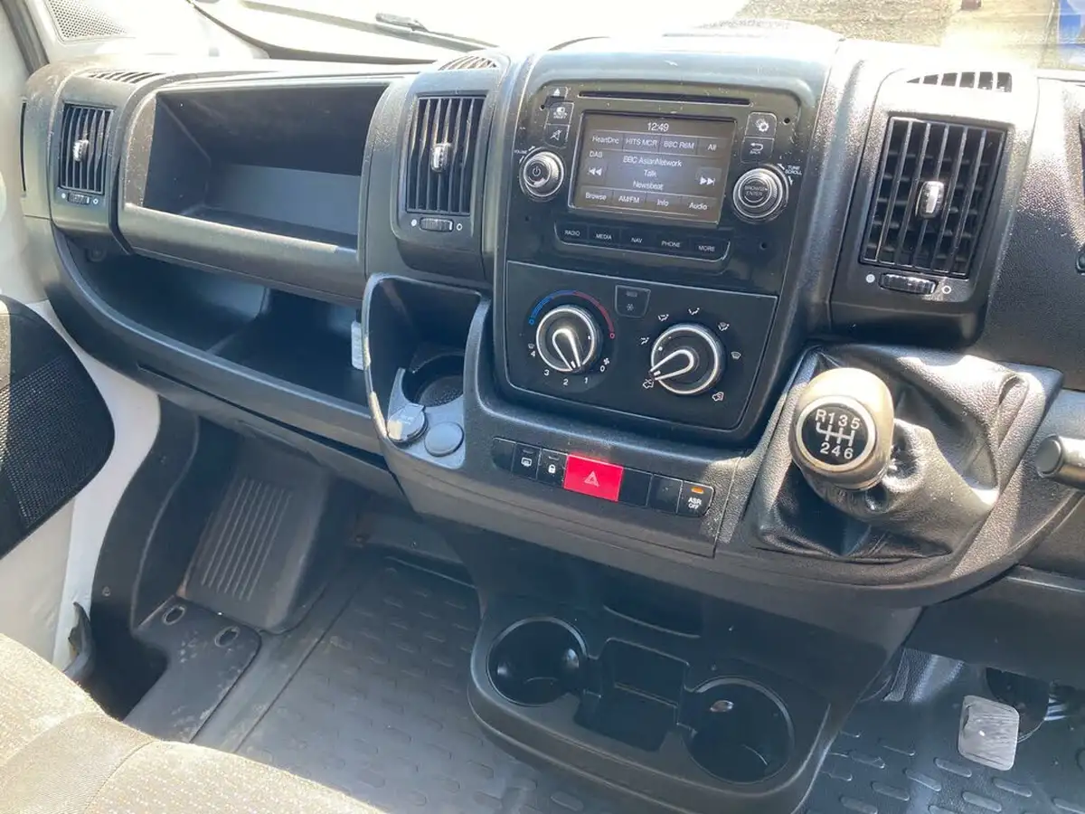 2019-peugeot-boxer-20-bluehdi-professional-335-l3-h2-big-42