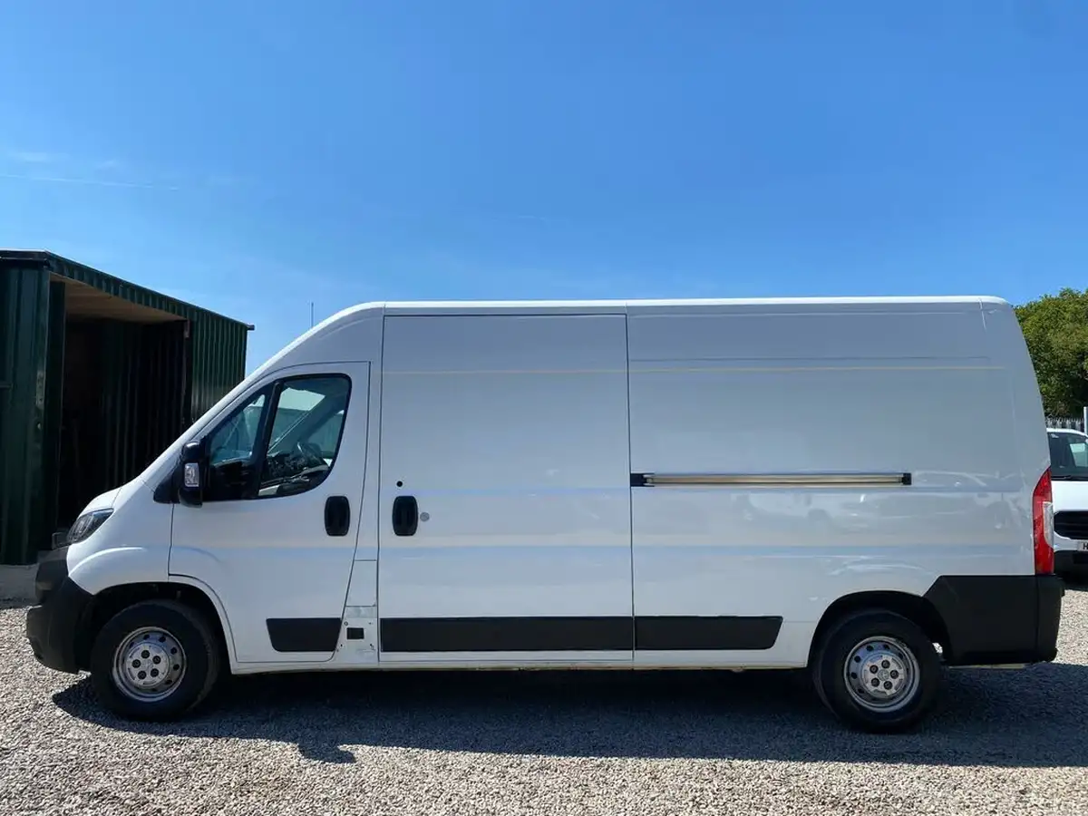 2019-peugeot-boxer-20-bluehdi-professional-335-l3-h2-big-18