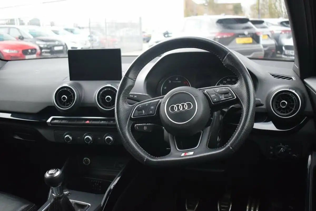 2020-audi-q2-16-30-tdi-black-edition-big-1
