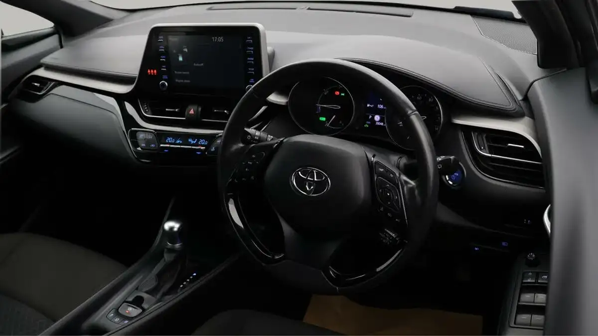 2020-toyota-c-hr-18-vvt-i-icon-parking-pack-big-8