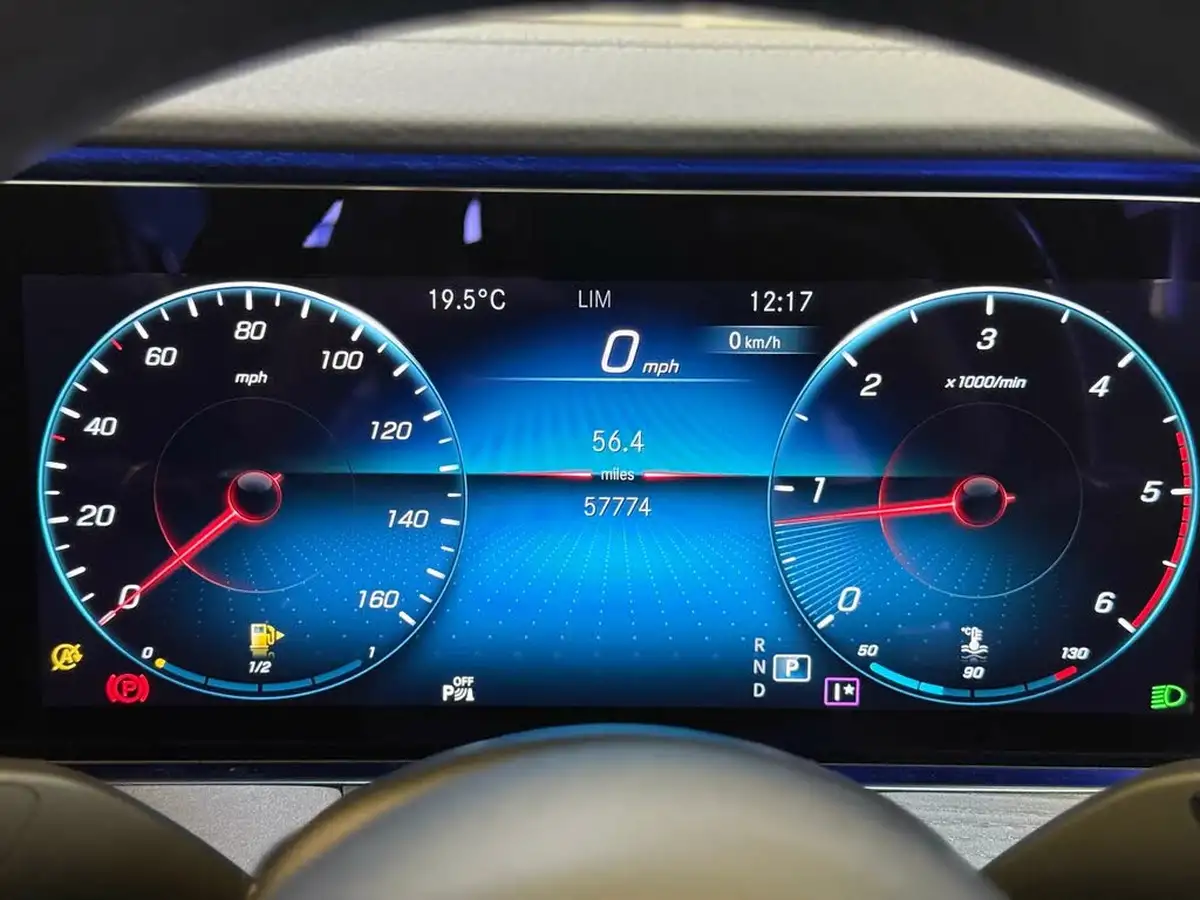 2021-mercedes-benz-e-class-20d-e220d-amg-line-night-edition-premium-plus-saloon-4d-big-43