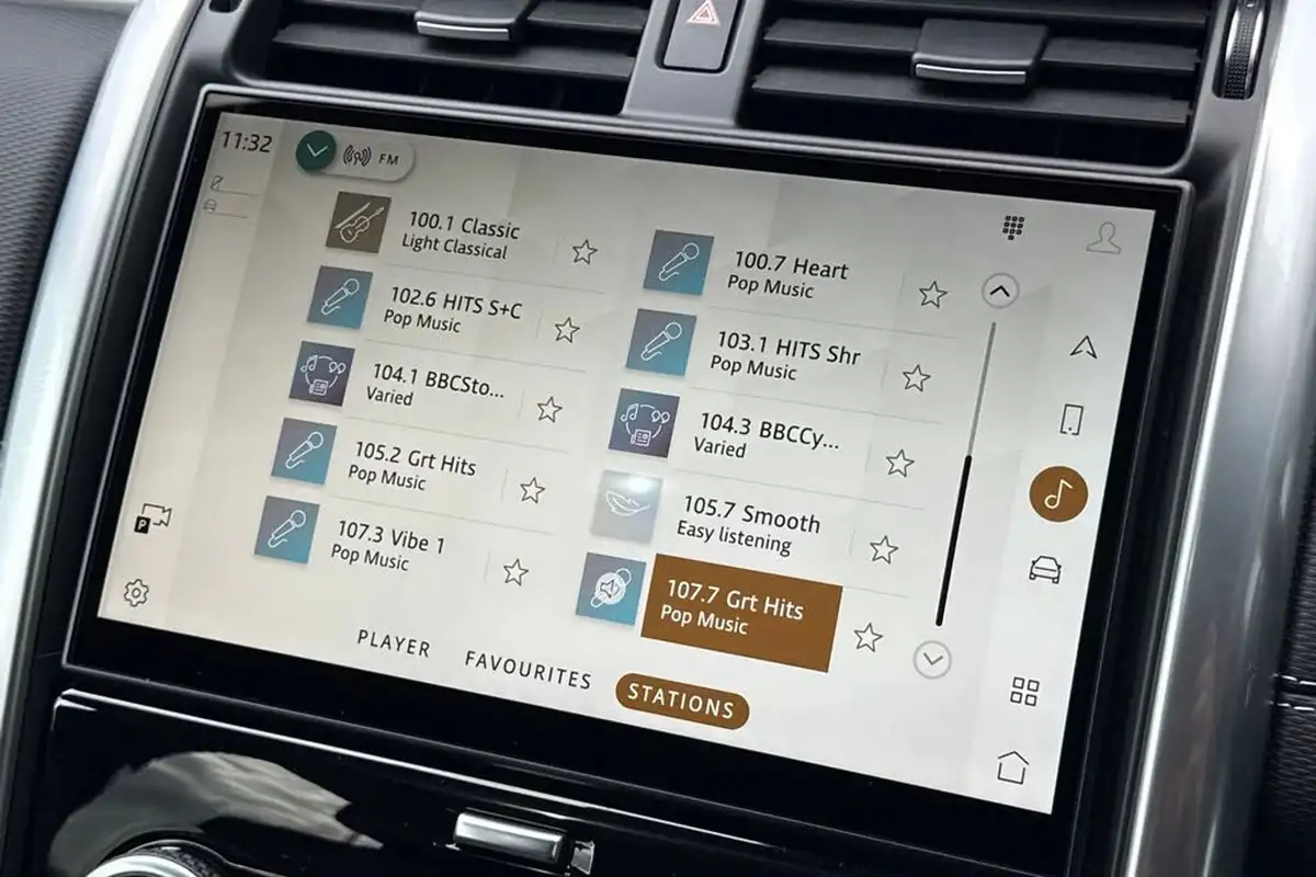 2023-land-rover-discovery-30-d300-dynamic-hse-big-47