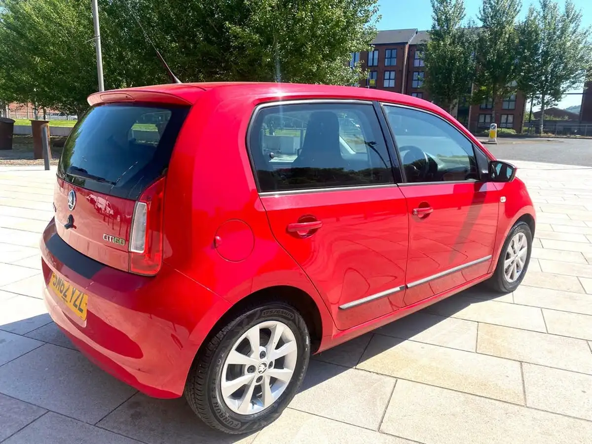 2013-skoda-citigo-10-elegance-59bhp-5d-big-18