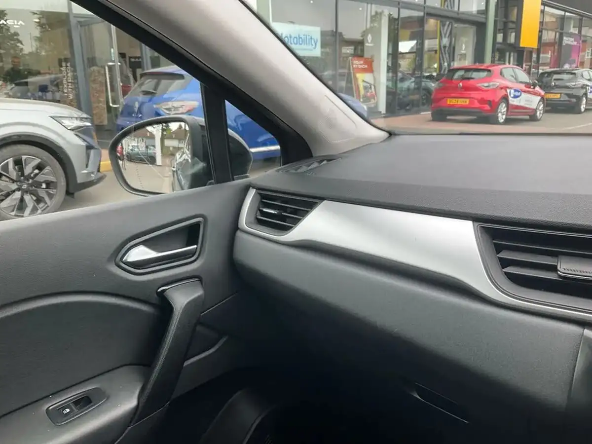 2021-renault-captur-10-tce-iconic-90ps-big-16