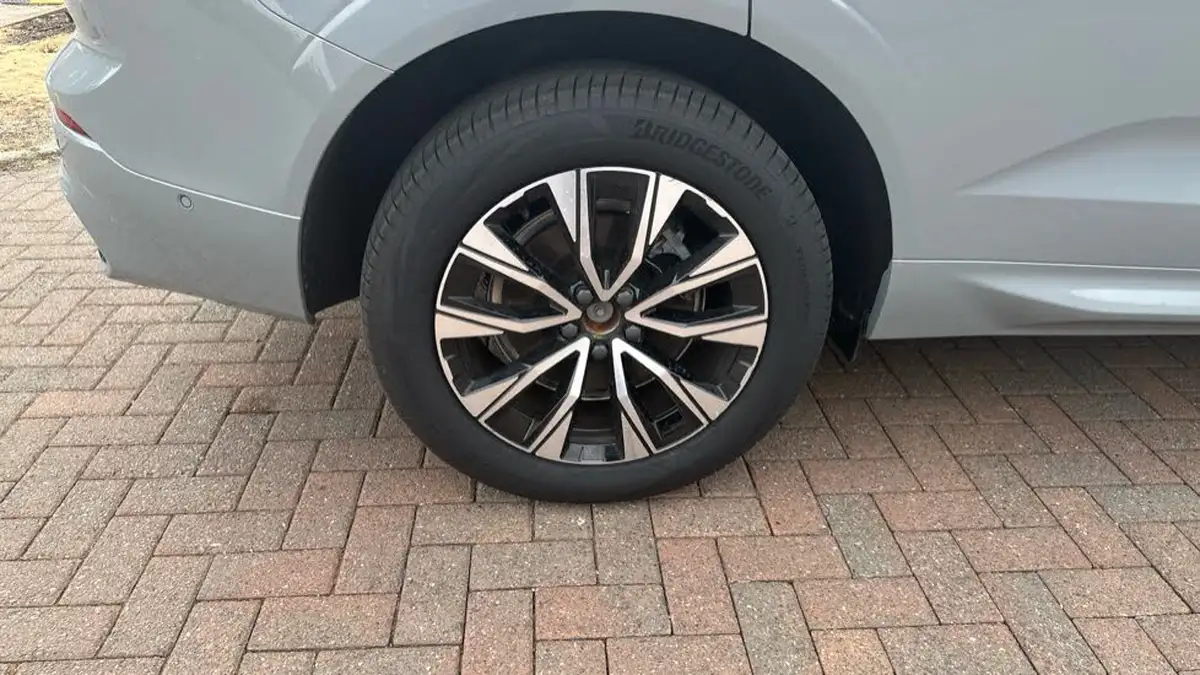 2023-volvo-xc60-20td-b4-plus-dark-big-29