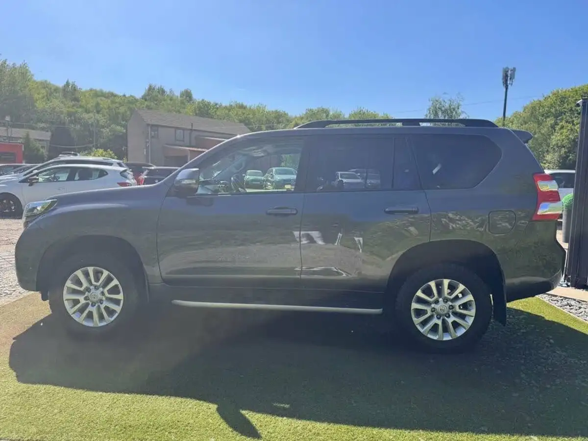 2015-toyota-land-cruiser-28d-4d-invincible-7st-big-14