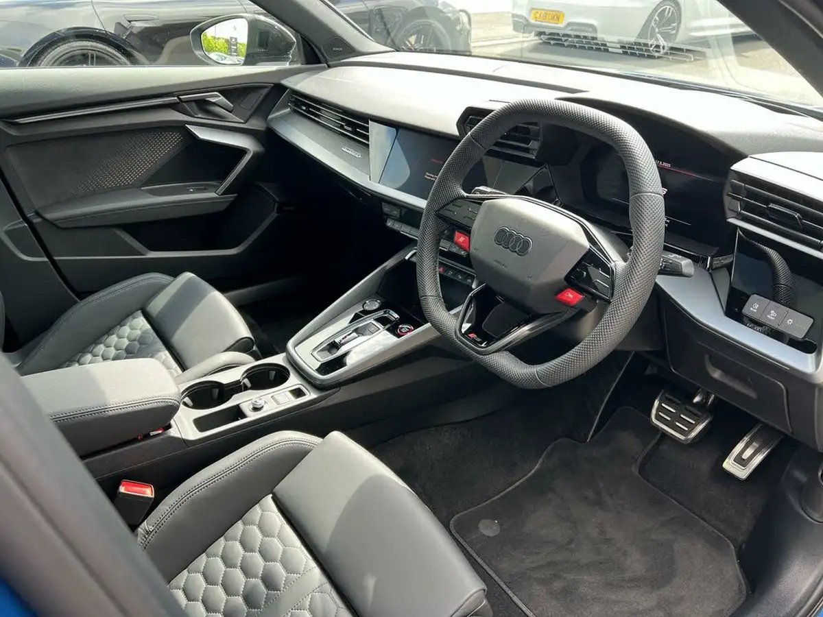 2025-audi-rs3-big-12