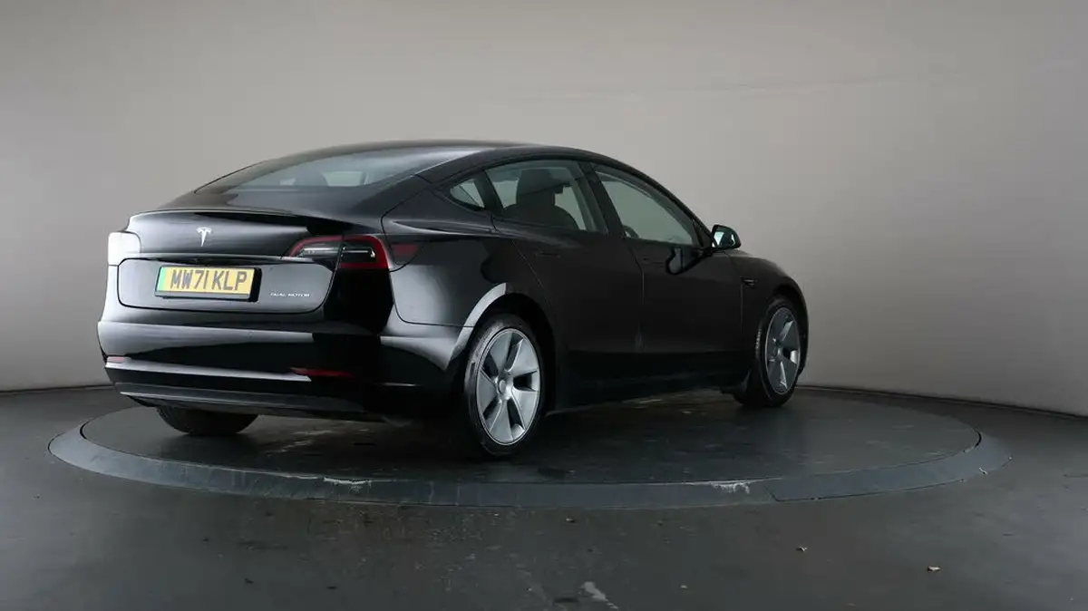 2021-tesla-model-3-e-long-range-awd-big-68