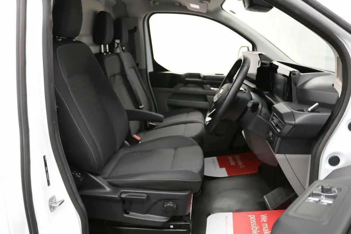 2024-ford-transit-custom-20tdci-320-l2h1-limited-136pseu6e-panel-van-1996cc-auto-big-24