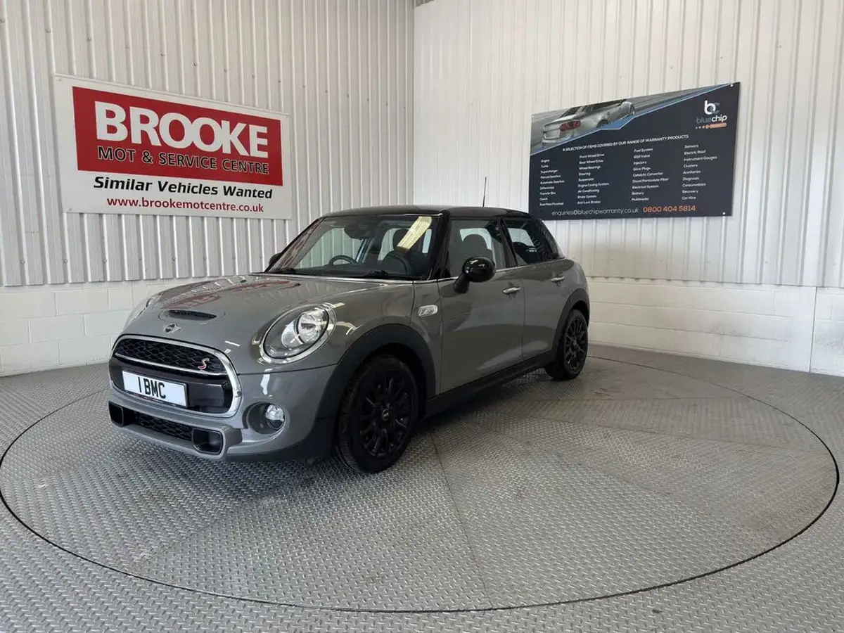 2017-mini-cooper-20-cooper-s-ss-hatchback-5d-sport-auto-big-10