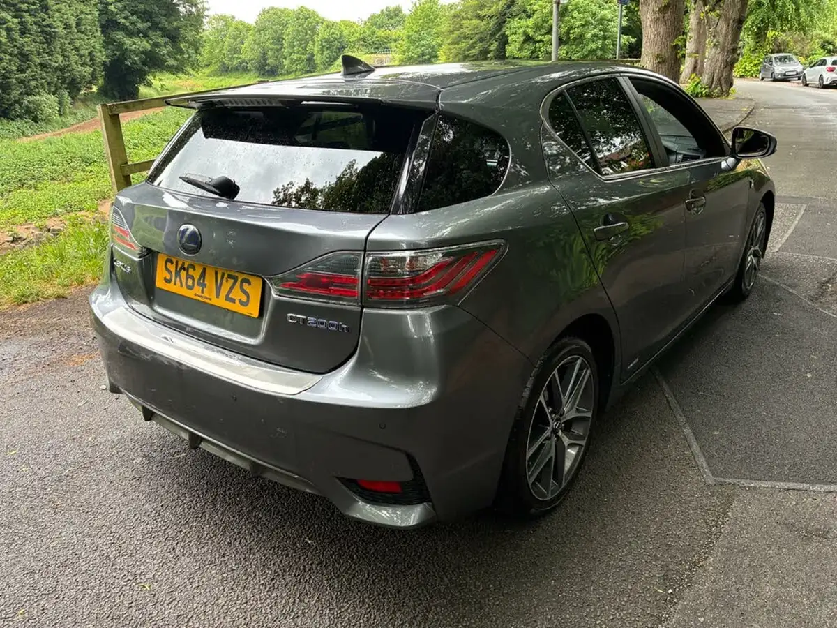 2014-lexus-ct-200h-18-f-sport-big-7