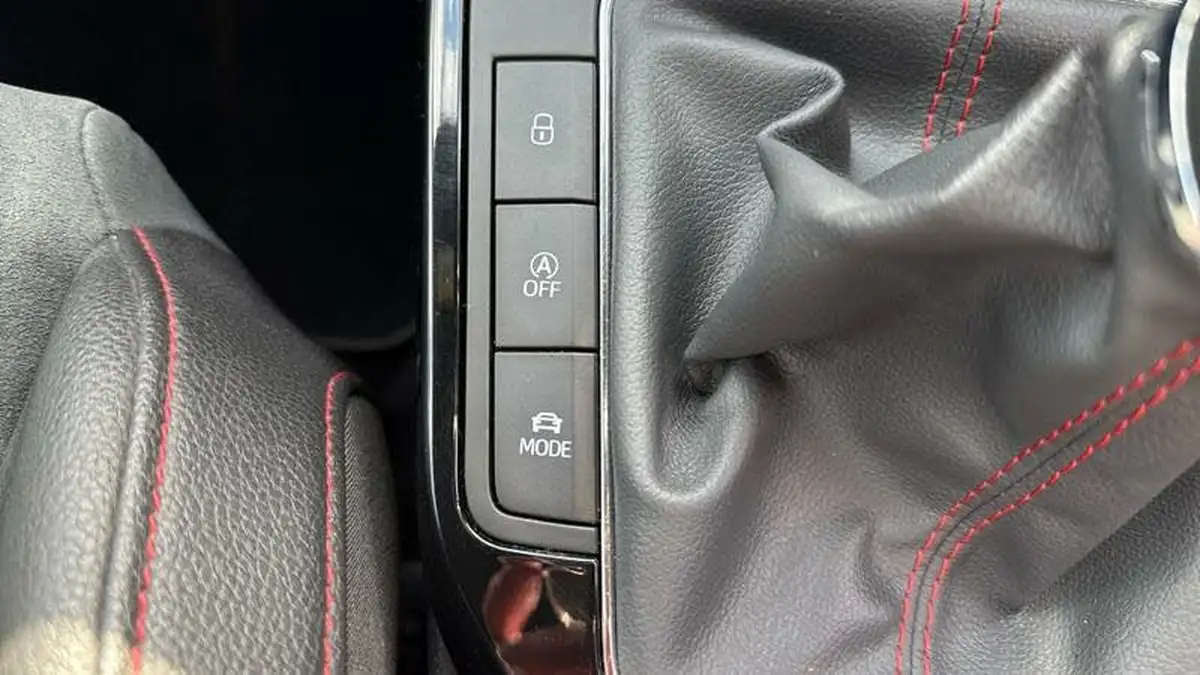 2019-seat-arona-10-tsi-fr-sport-ss-big-20