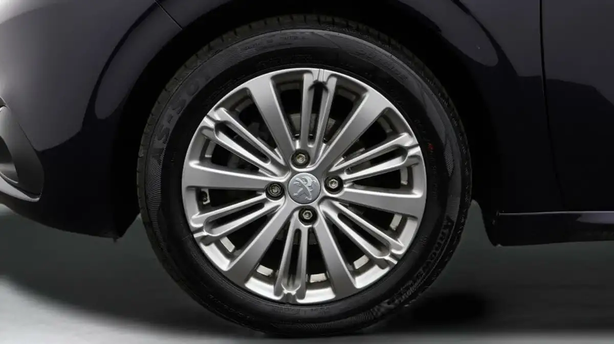 2019-peugeot-208-12-puretech-signature-big-17