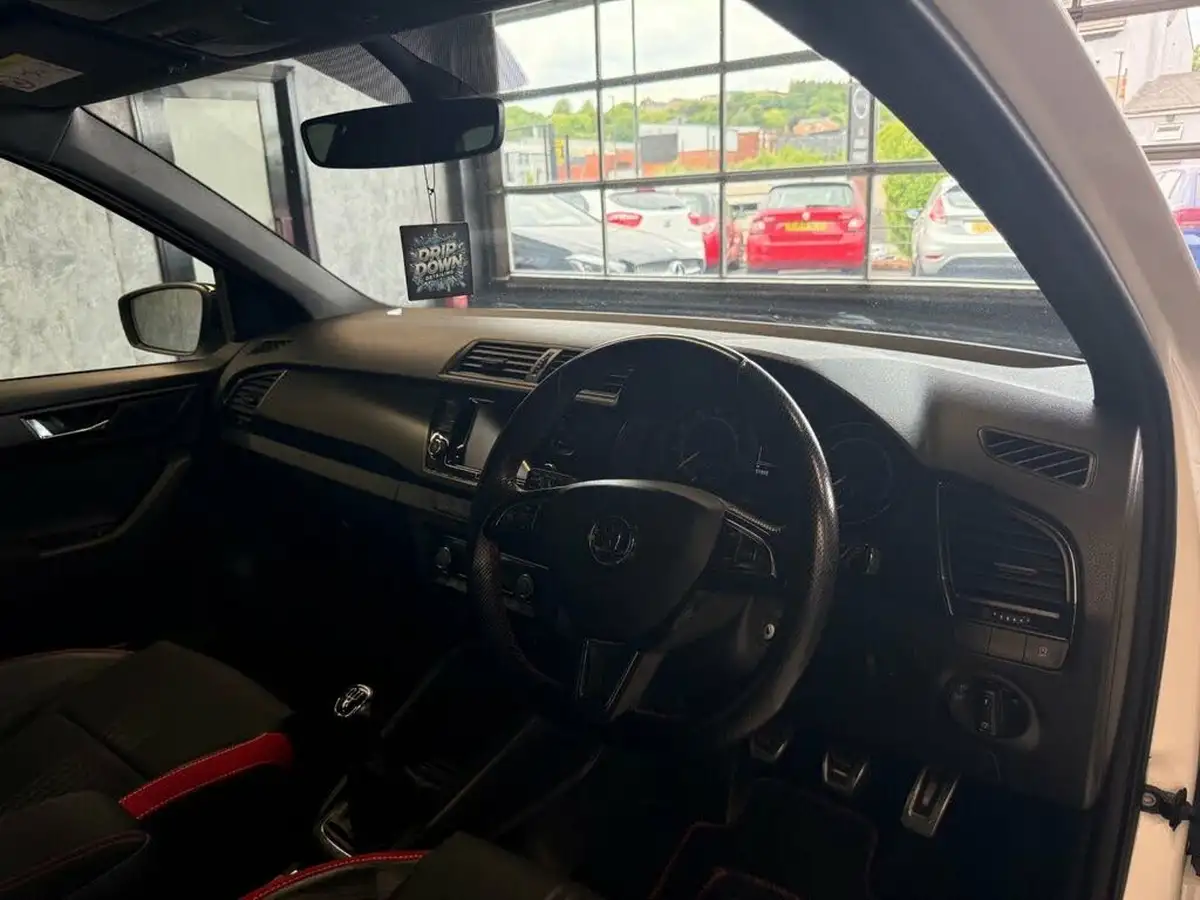 2018-skoda-fabia-10-tsi-monte-carlo-95ps-estate-big-22