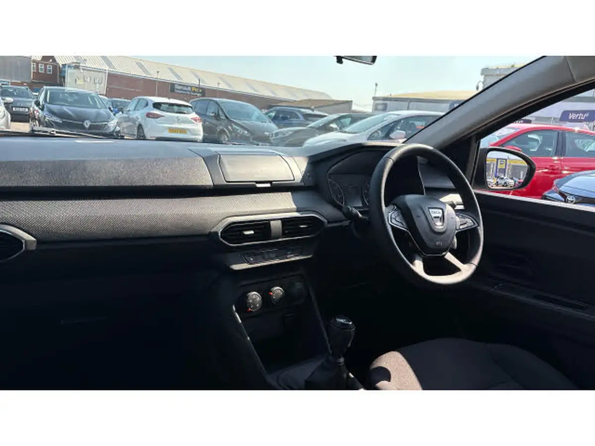 2021-dacia-sandero-10-sce-essential-big-8