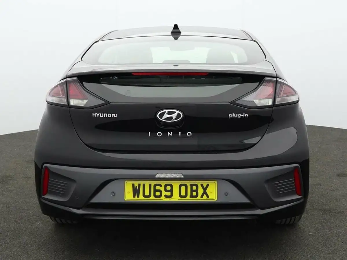 2019-hyundai-ioniq-16-gdi-premium-plug-in-hybrid-big-7