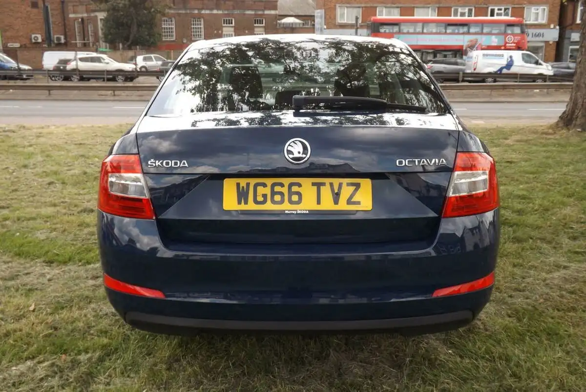2016-skoda-octavia-10-tsi-s-hatchback-big-5