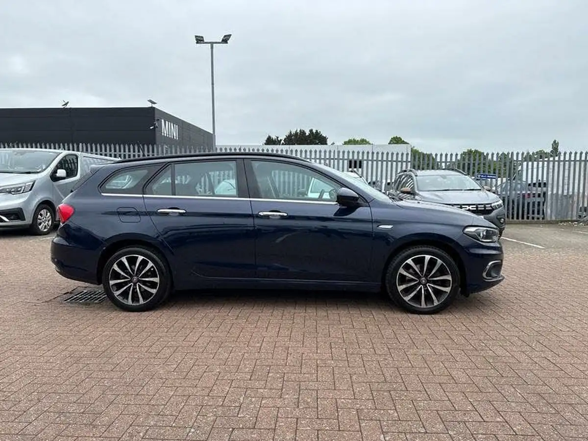 2016-fiat-tipo-14-tjet-lounge-station-wagon-big-1