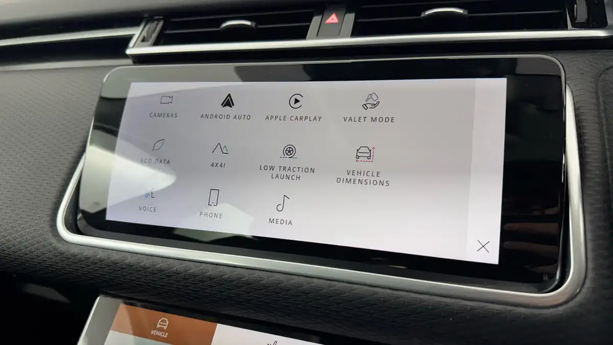 2022-land-rover-range-rover-velar-20-d200-velar-big-19
