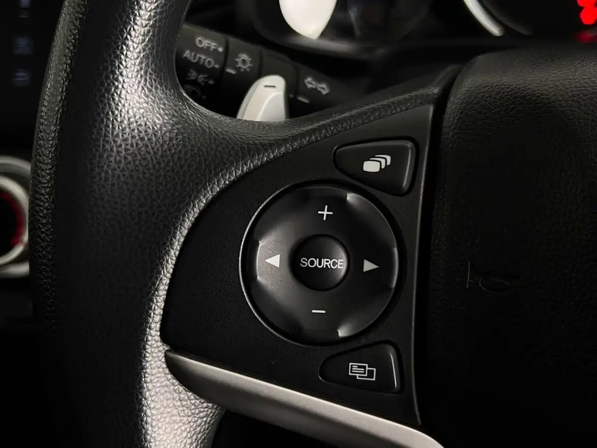 2017-honda-jazz-13-i-vtec-se-navi-cvt-big-22