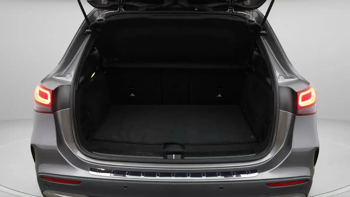 2022-mercedes-benz-gla-class-13-gla-200-amg-line-executive-big-24