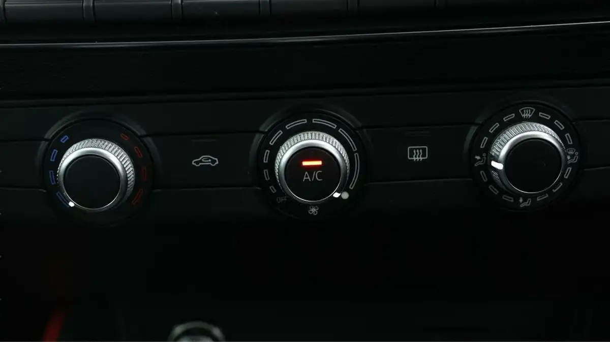 2020-audi-q2-16-30-tdi-sport-big-11