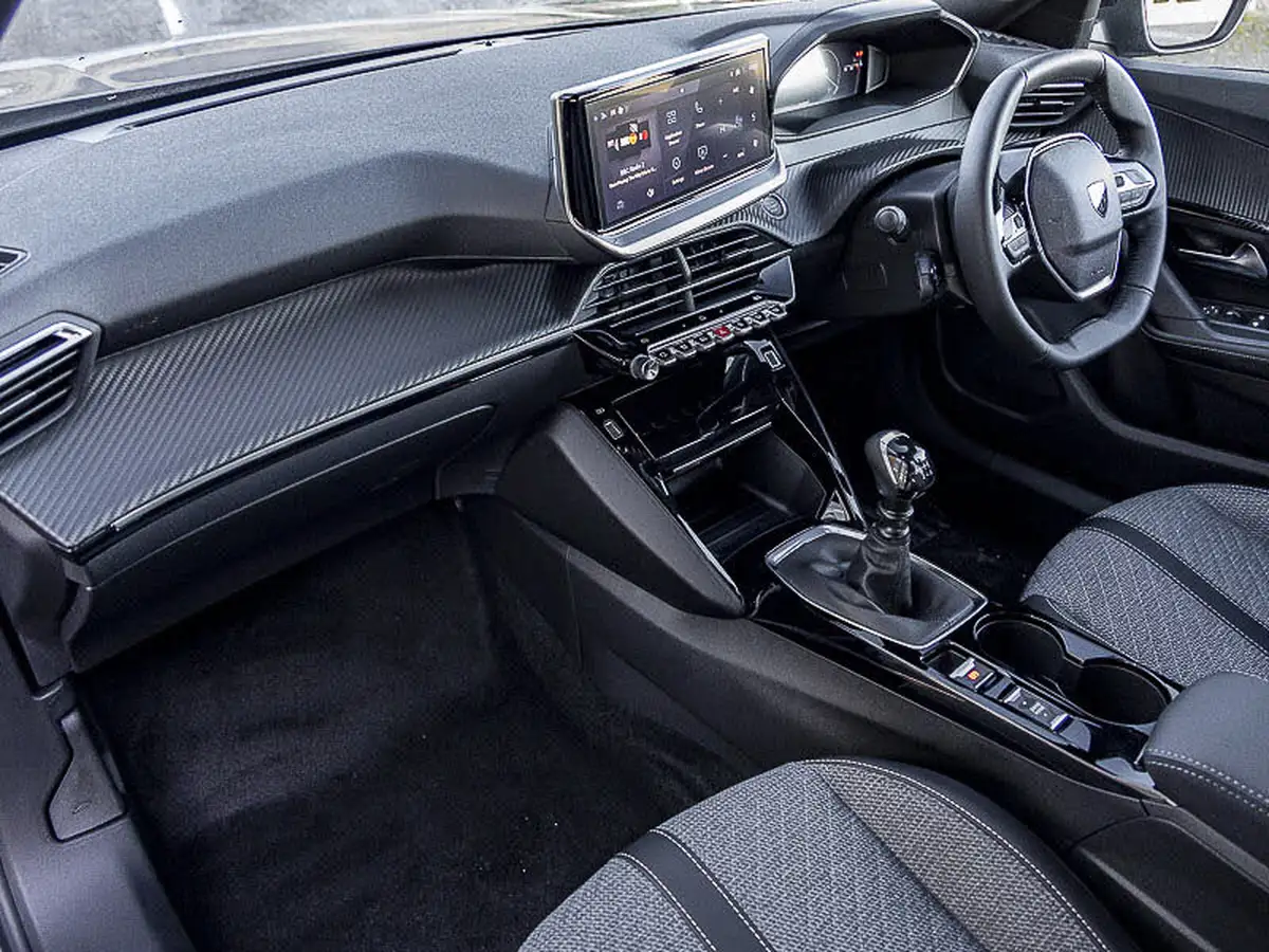 2025-peugeot-2008-suv-12-puretech-allure-130ps-big-4