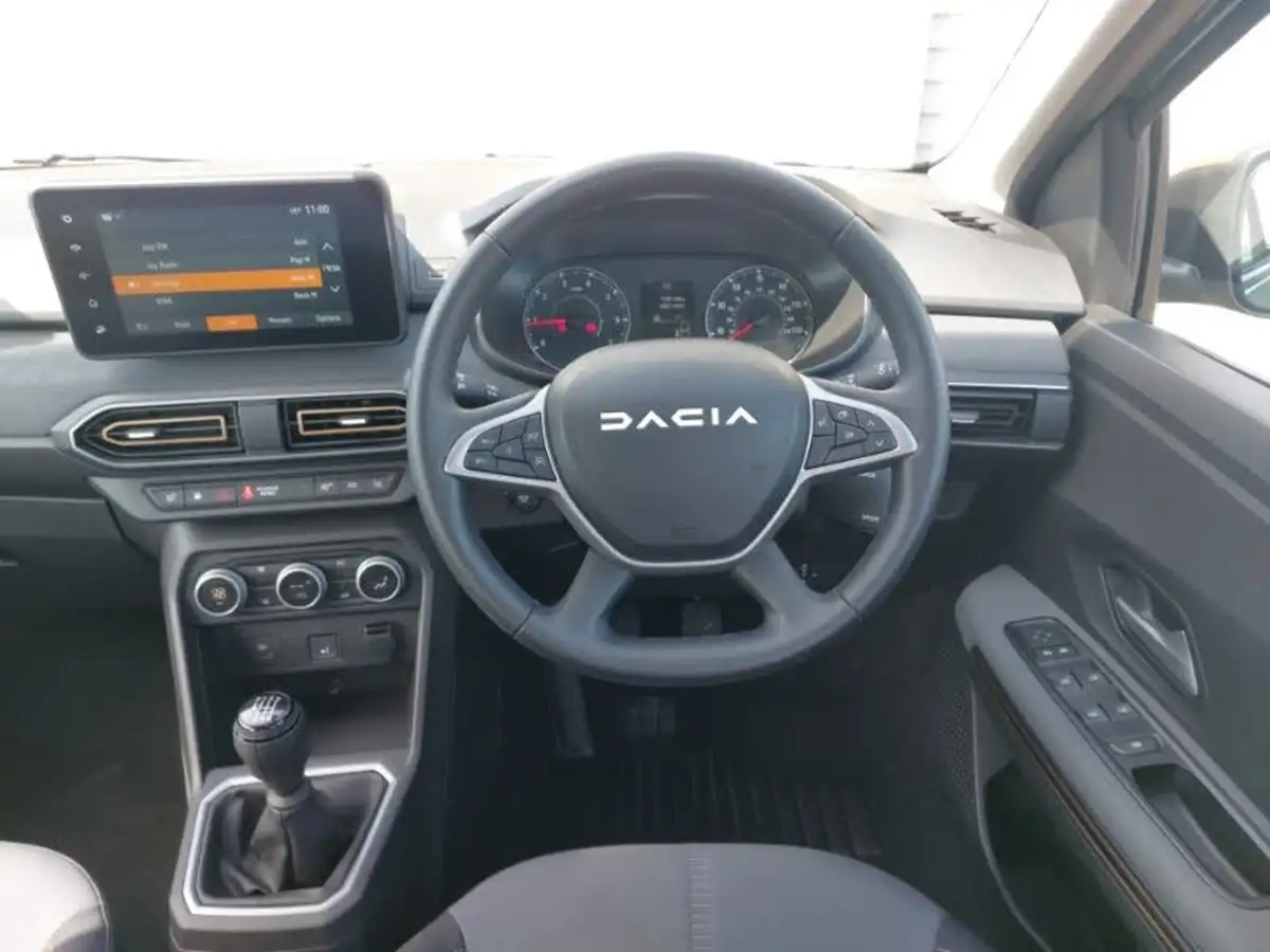 2024-dacia-sandero-stepway-10-tce-extreme-90bhp-big-6