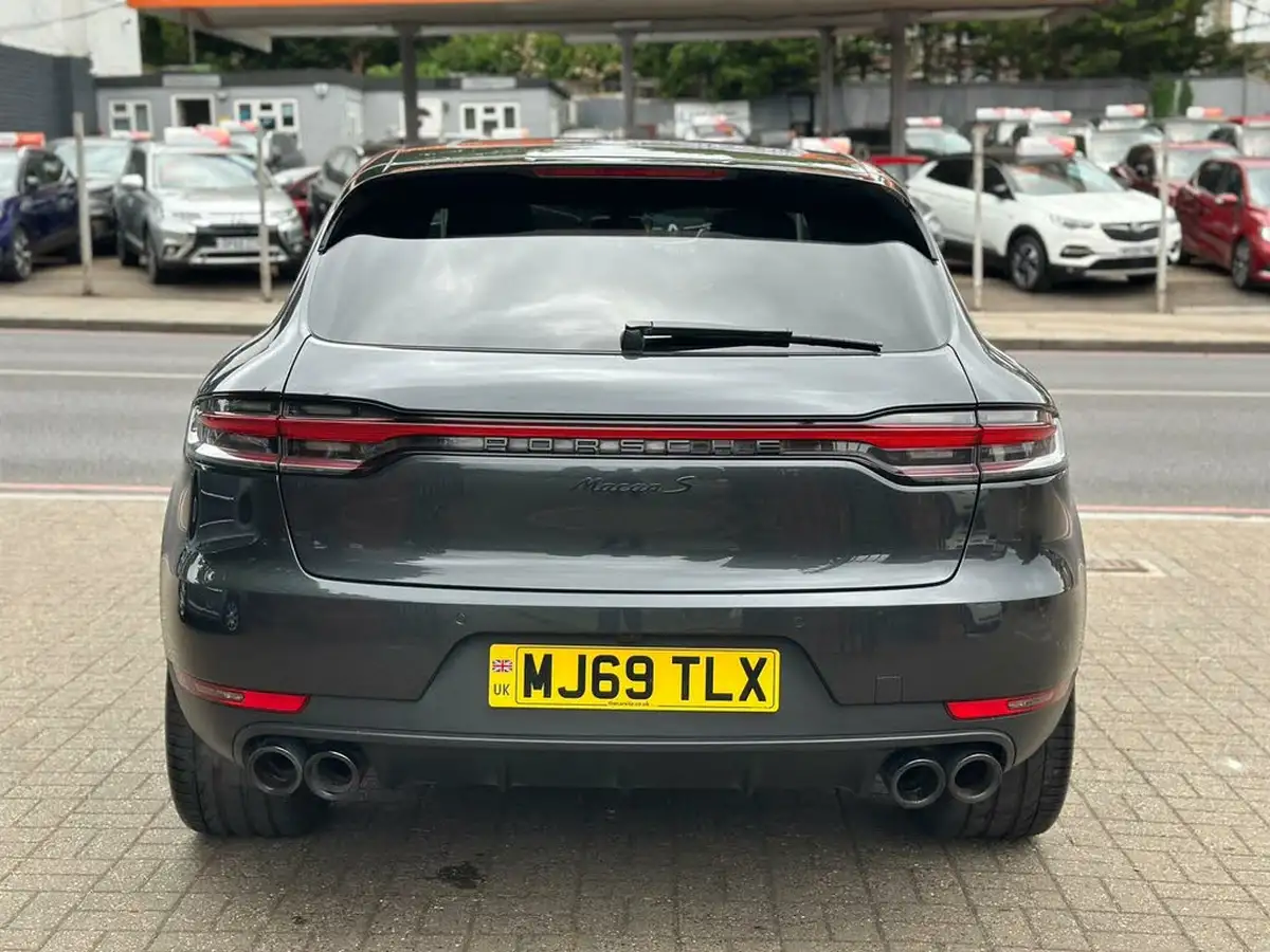 2019-porsche-macan-30-v6-s-big-3