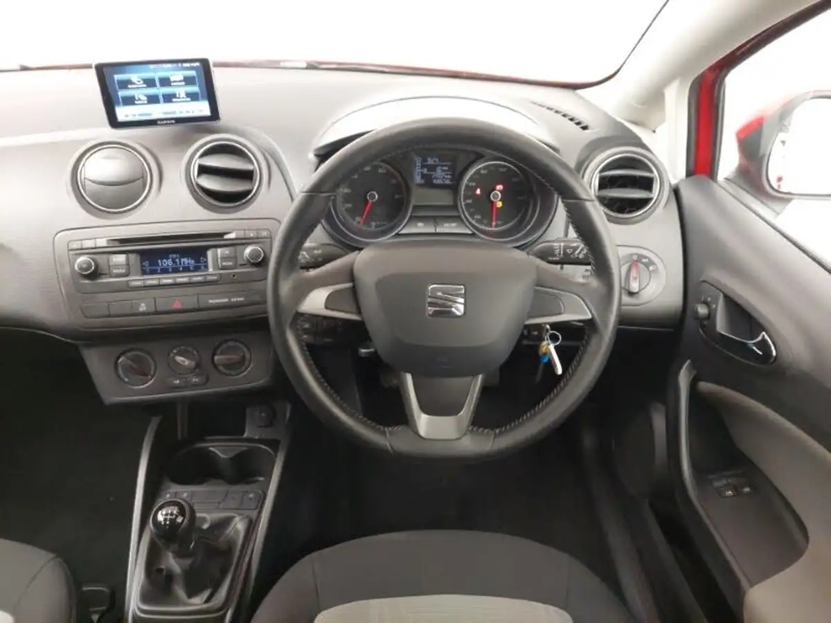 2015-seat-ibiza-14-toca-hatchback-5d-big-6