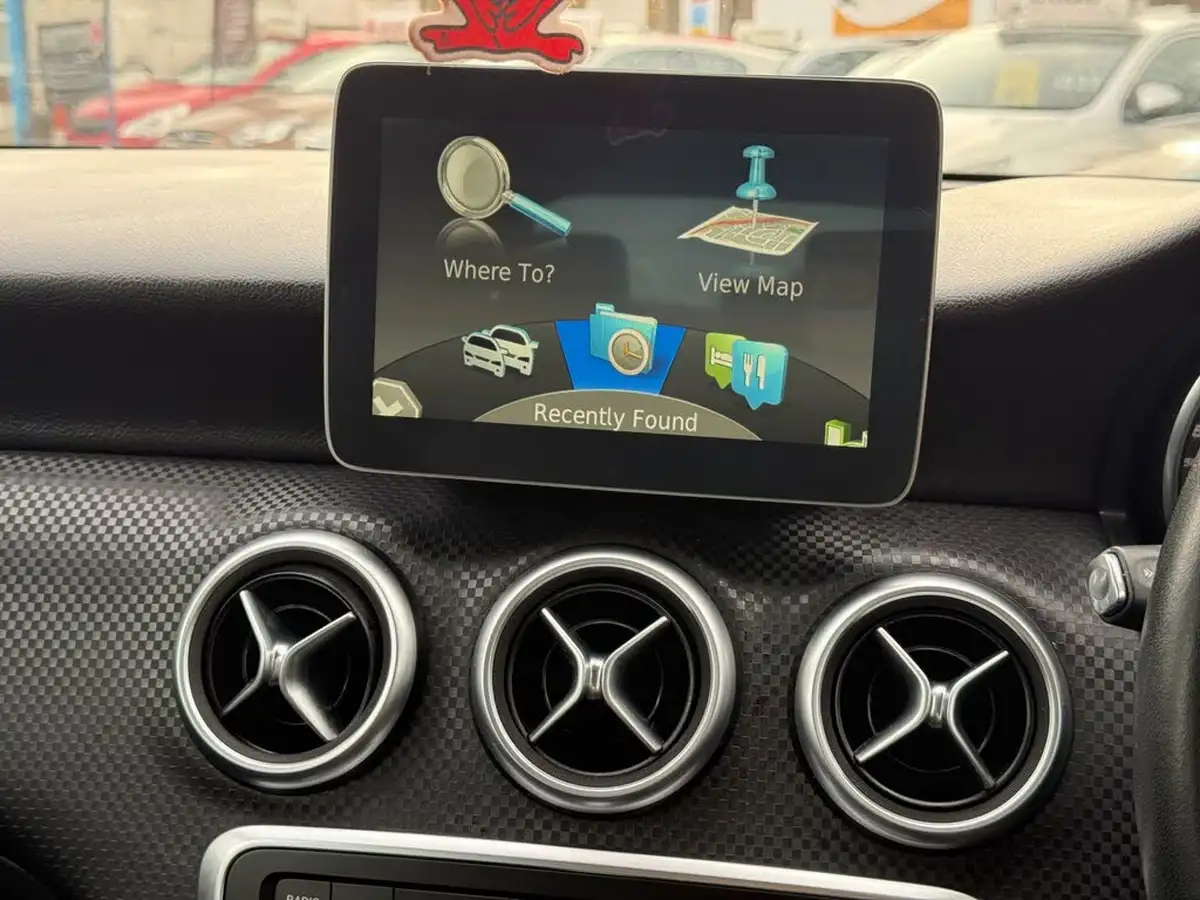 2016-mercedes-benz-a-class-15d-a180d-sport-executivess-7g-dct-big-52