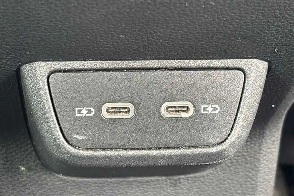 2022-volkswagen-polo-10-tsi-life-dsg-big-38