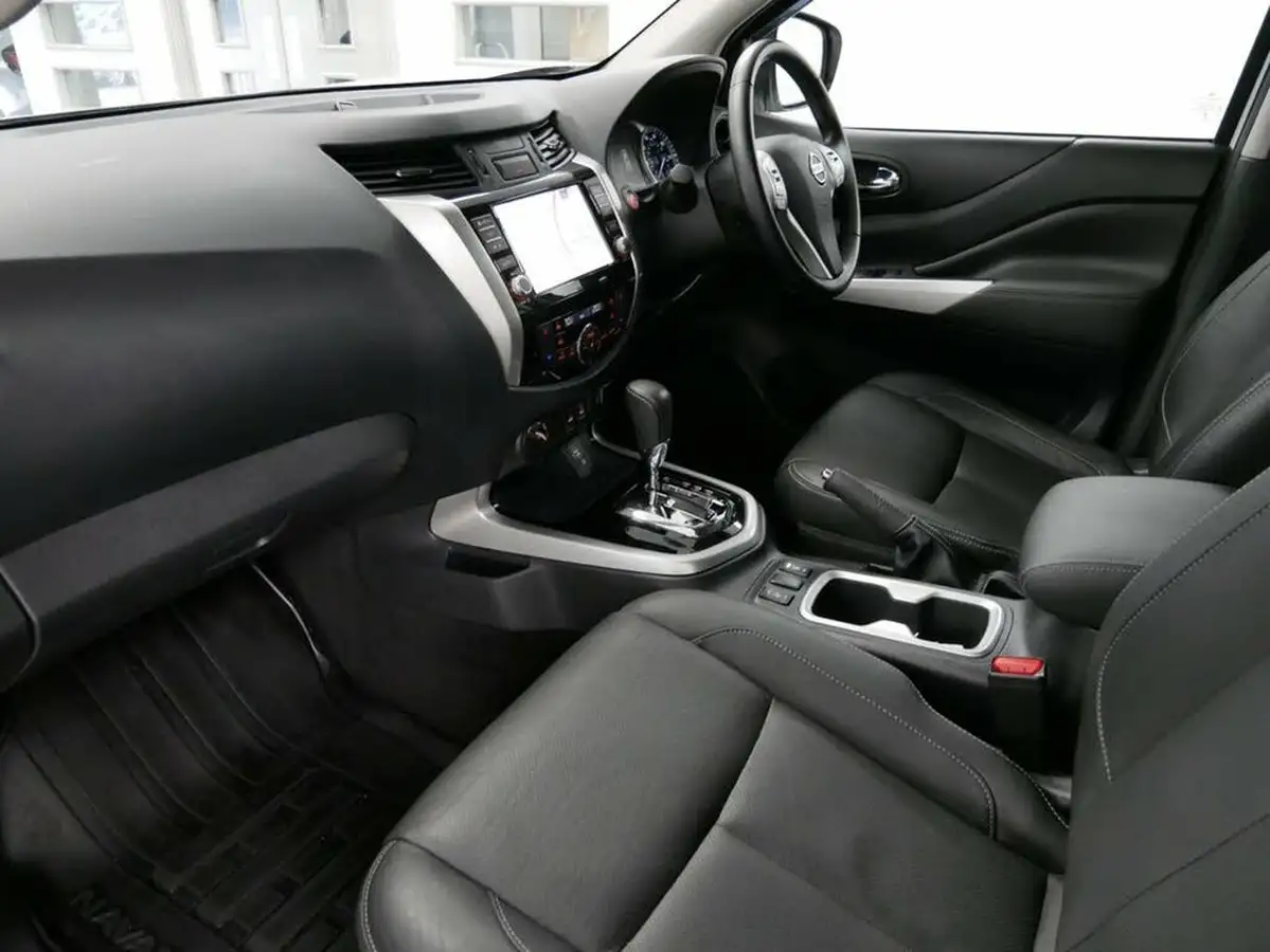 2021-nissan-navara-23dci-tt-tekna-8-navileather-auto-big-21