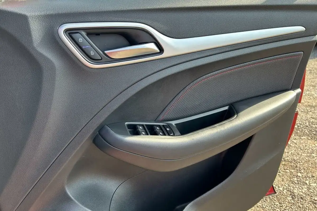 2024-mg-zs-suv-10t-gdi-exclusive-big-27