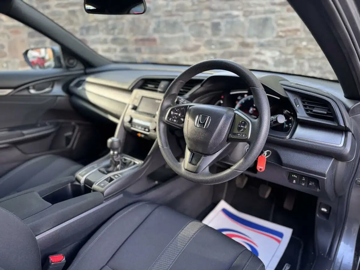 2019-honda-civic-10-vtec-turbo-se-hatchback-5d-big-22
