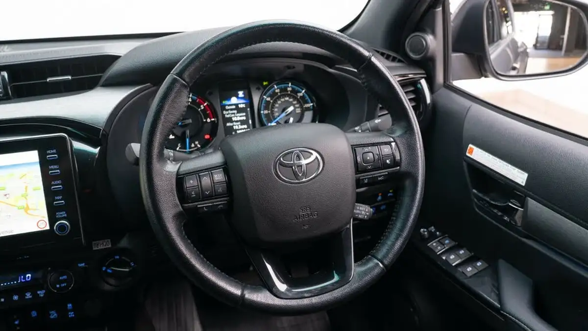 2022-toyota-hi-lux-28d-4d-invincible-x-204hpeu6d-2755cc-auto-big-13
