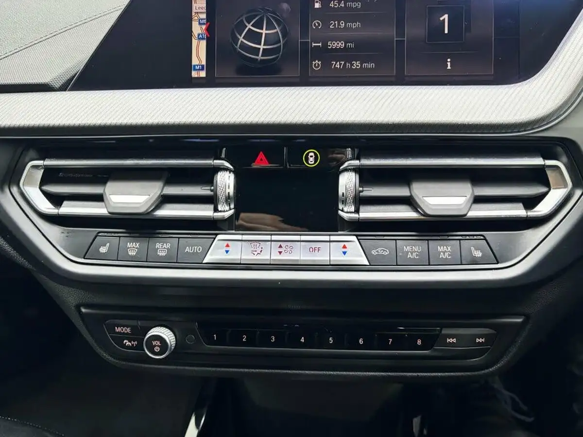 2020-bmw-1-series-20td-118d-sport-auto-big-21
