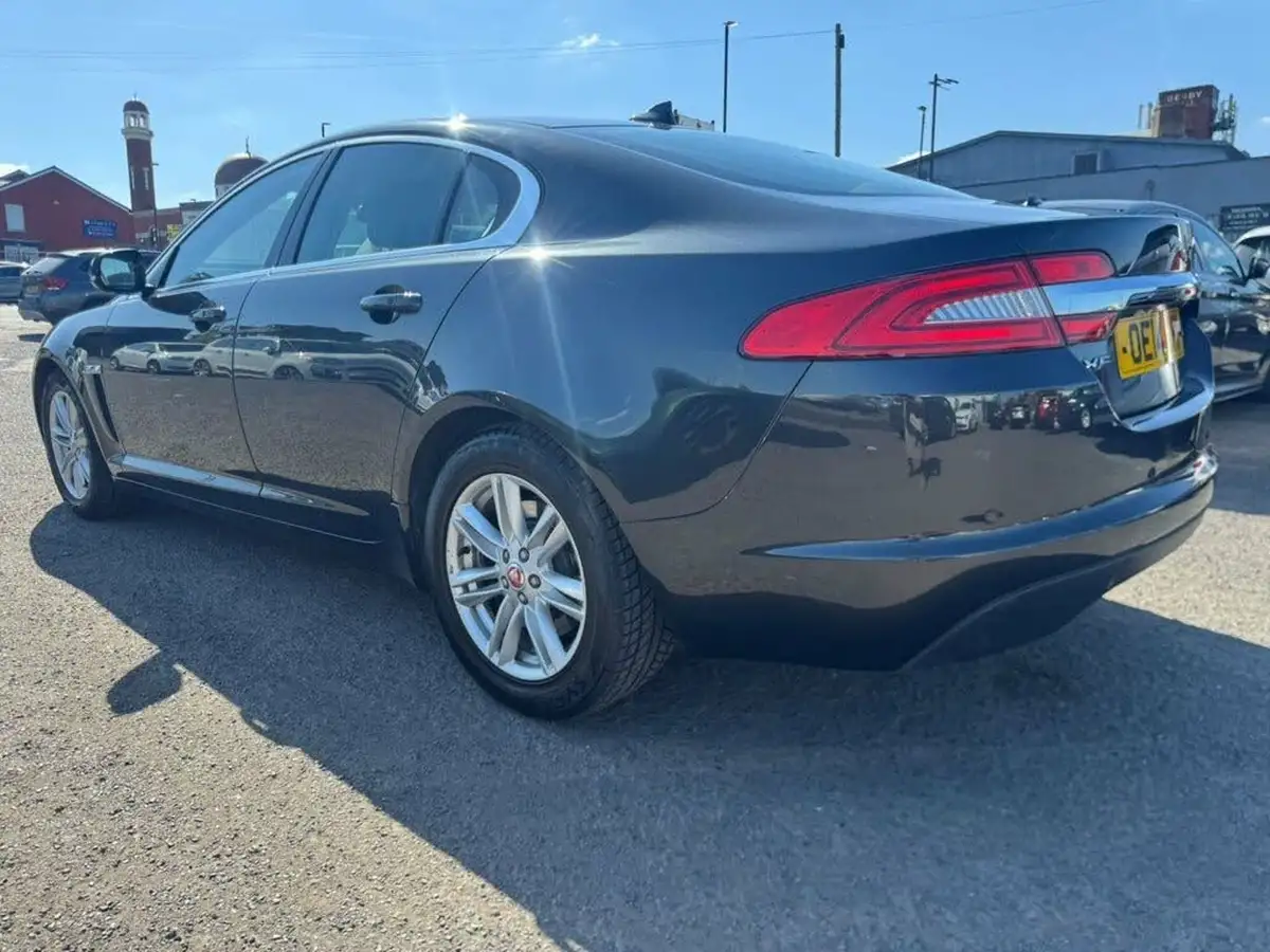 2014-jaguar-xf-22td-premium-luxury-163ps-saloon-4d-big-12