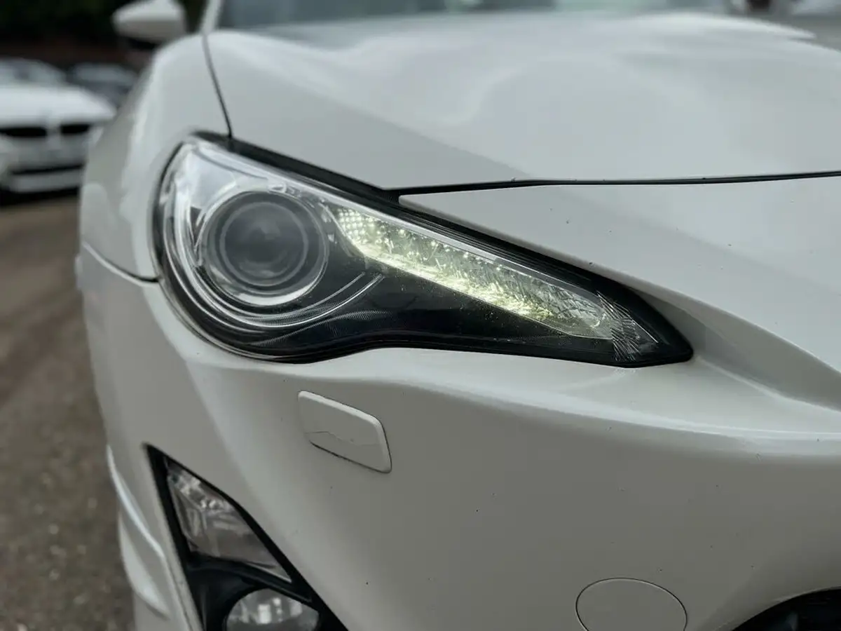 2015-toyota-gt86-20-aero-big-22